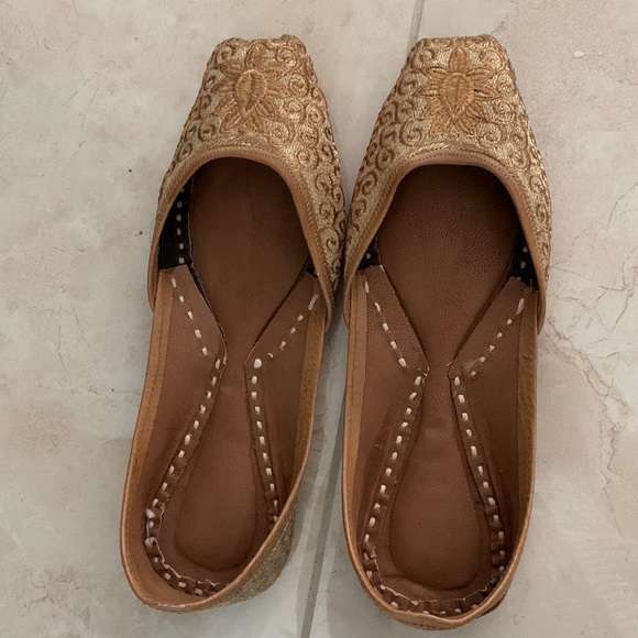 Shoes - Picture 2 of 3